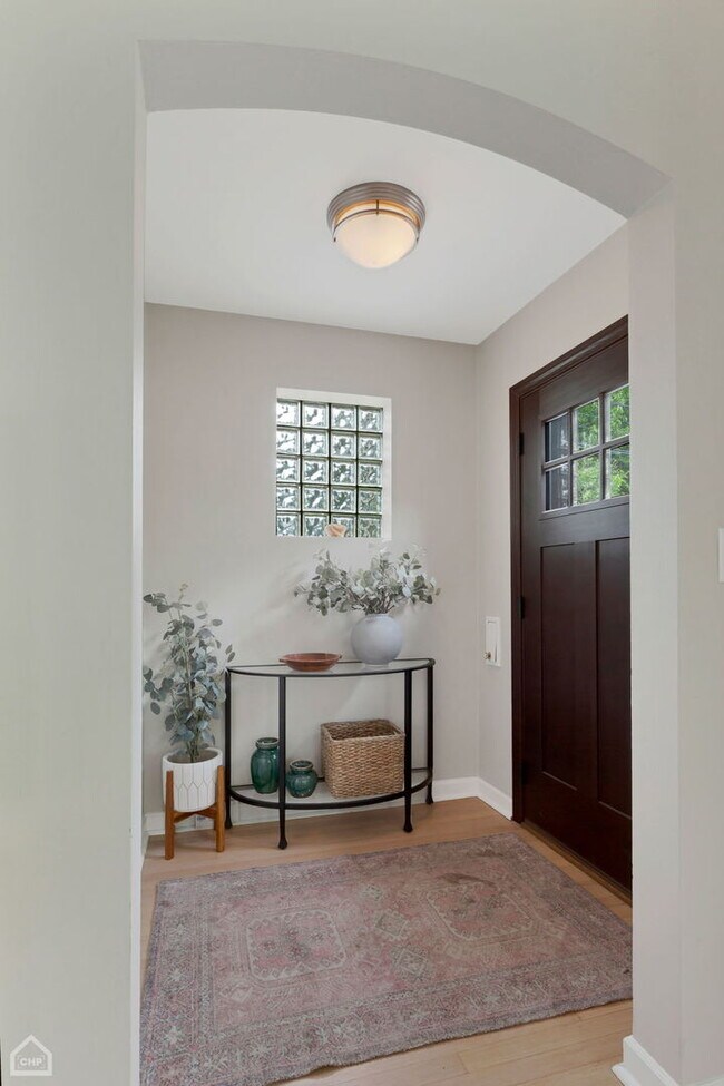 Foto del edificio - 4550 W Thorndale Ave