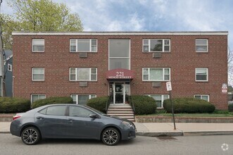 Building Photo - 221 Minot St