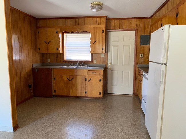Kitchen - 788 Ponta St