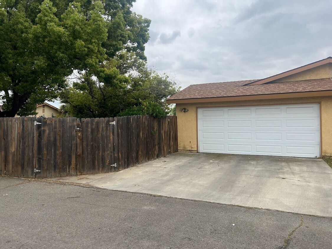 Foto del edificio - Adorable 3 bedroom home for rent