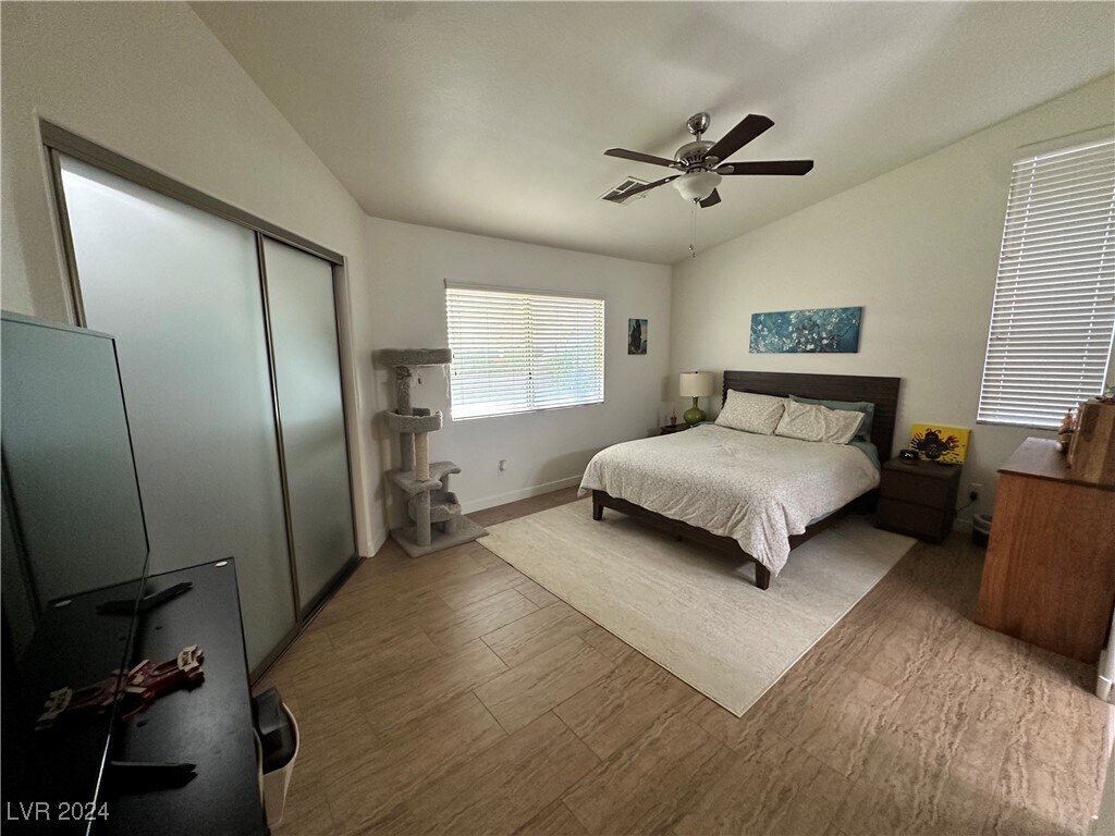 Foto principal - 9801 Panorama Cliff Dr