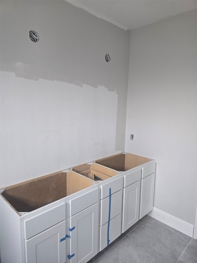 Building Photo - 2207 Des Chaumes St