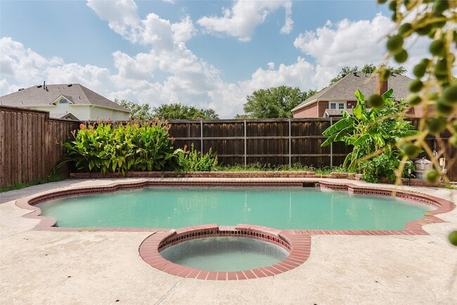 Building Photo - 2637 Austin Dr