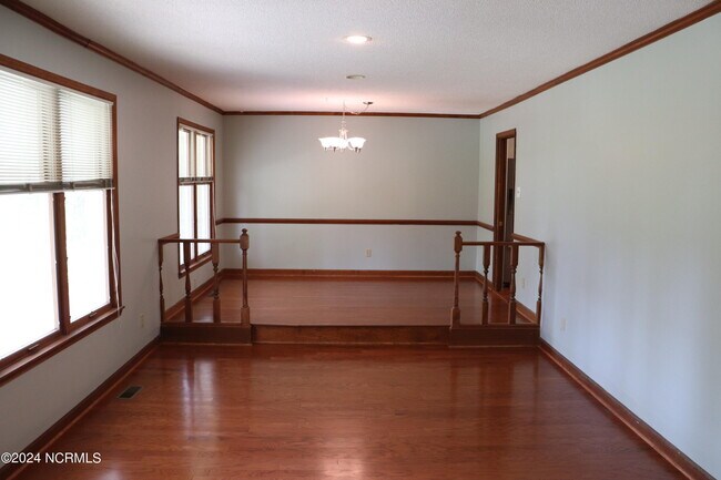 Building Photo - 207 Gemini Ct
