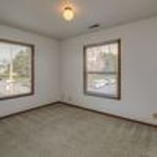 Building Photo - 2420/2422 E Street