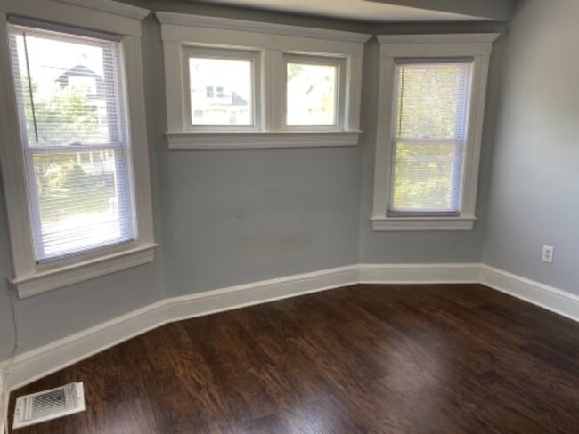 Foto del edificio - 1 W Franklin St