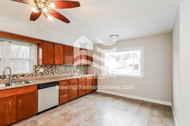 Foto del edificio - 4619 N 69th St