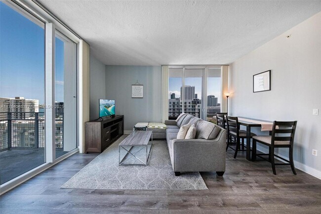 Foto del edificio - 350 NE 24th St