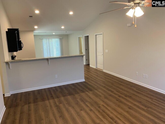 Building Photo - 324 Jubilee Clock Dr