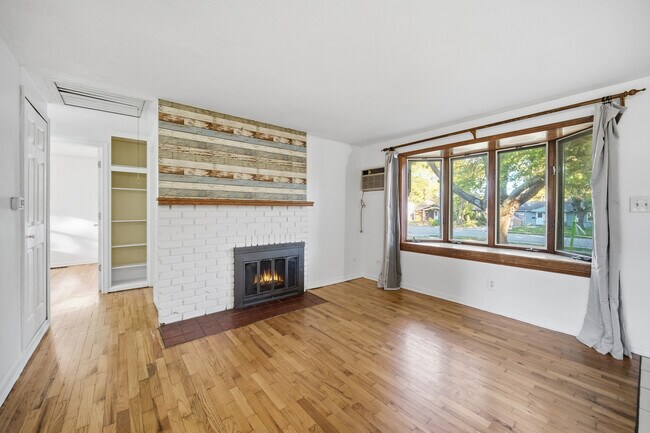 Foto del edificio - 212 N Knollwood Dr