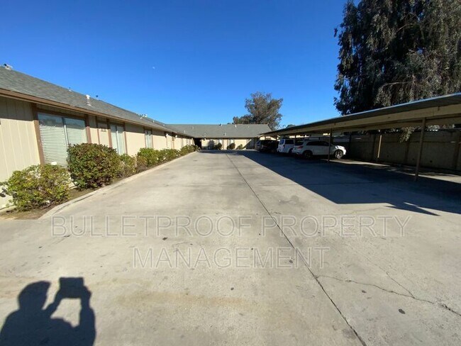 Foto del edificio - 3352 N Marks Ave