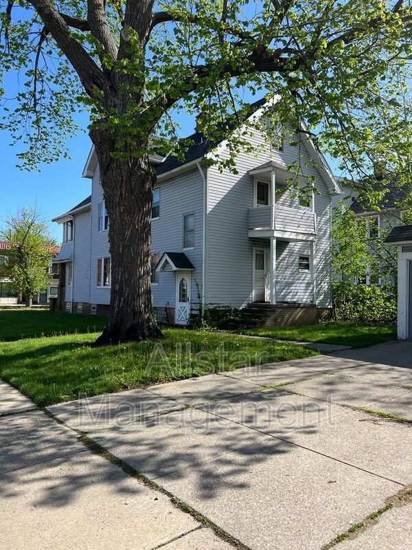 Foto del edificio - 17202 Grovewood Ave