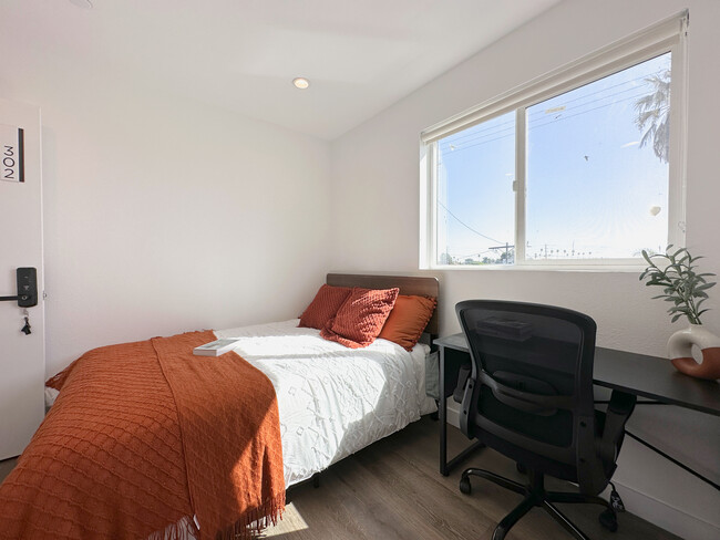 dormitorio privado - 1587 W 35th St