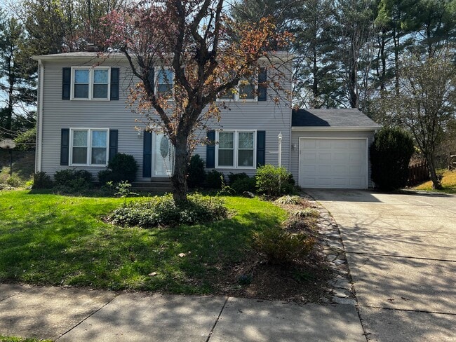 Building Photo - 2317 Glenmore Terrace