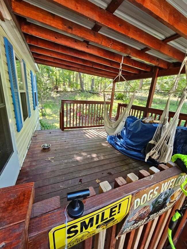 Building Photo - 740 Red Oak Dr
