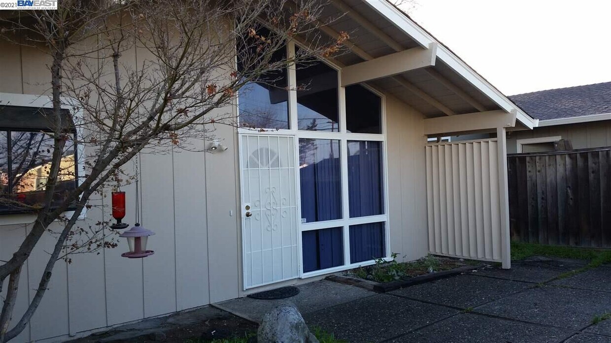 Foto principal - 474 Hillcrest Ave