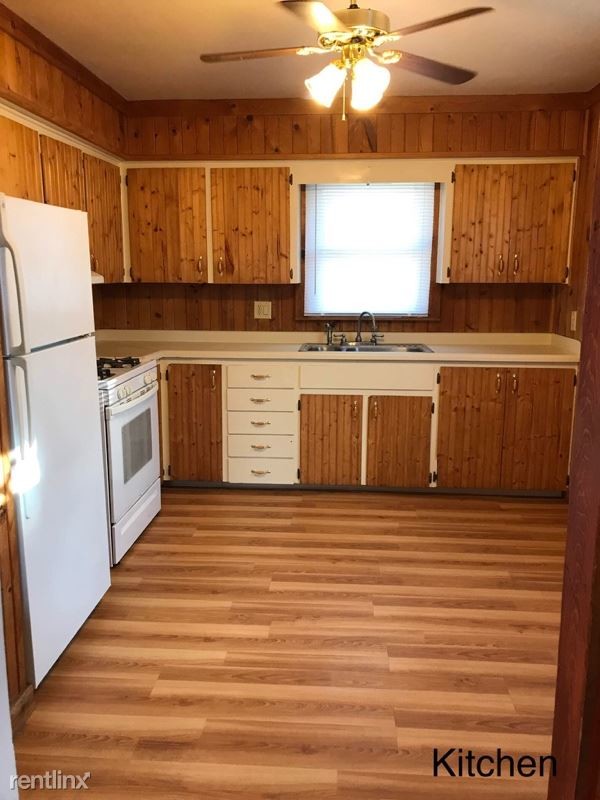 Building Photo - 3 br, 1 bath House - 4355 NE 26th St