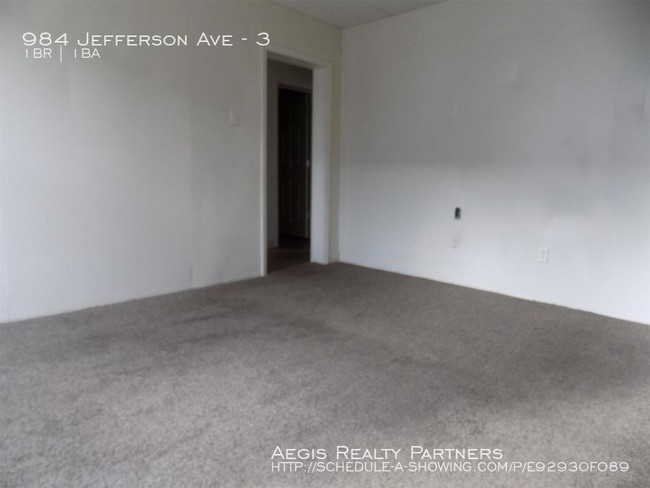 Building Photo - Great 1 bedroom apartment! Sec.8 Approved!!