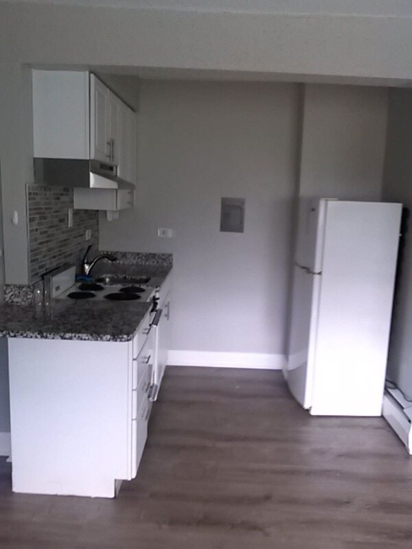 Foto del edificio - 9506 Glenlake Ave