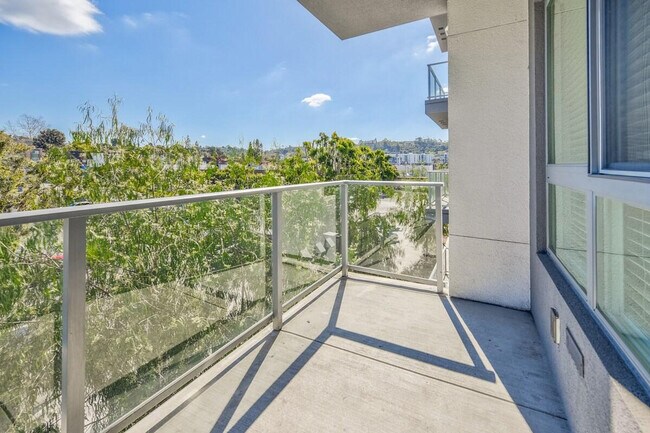 Foto del edificio - 4440 Twain Ave