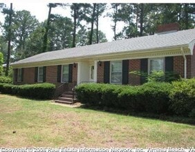 Building Photo - 3812 Cedar Ln