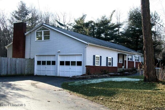 Building Photo - 10 Huckleberry Ln