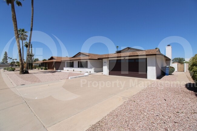 Building Photo - 1816 E Oxford Dr
