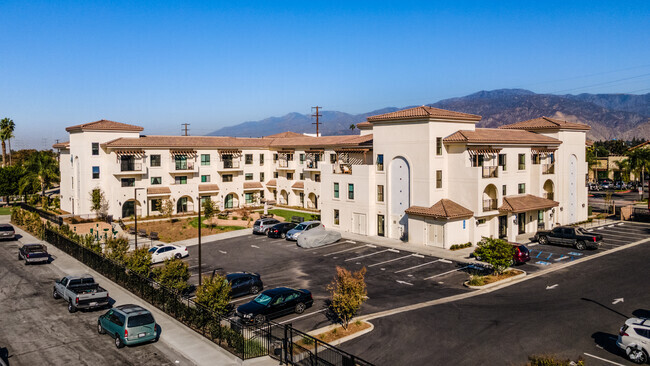 Building Photo - Gladstone Senior Villas