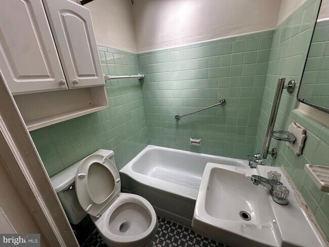 Foto del edificio - 5241 Ditman St