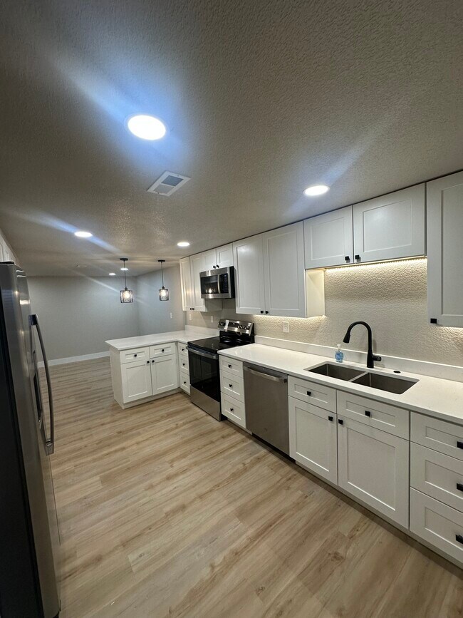 Foto del edificio - 7502 S Emerson Cir