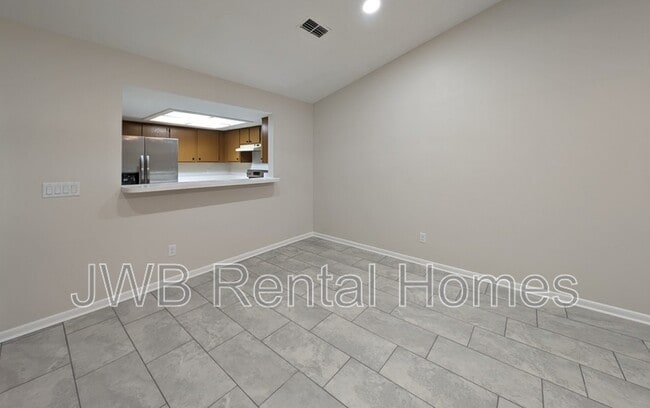 Foto del edificio - 5521 Greatpine Ln N