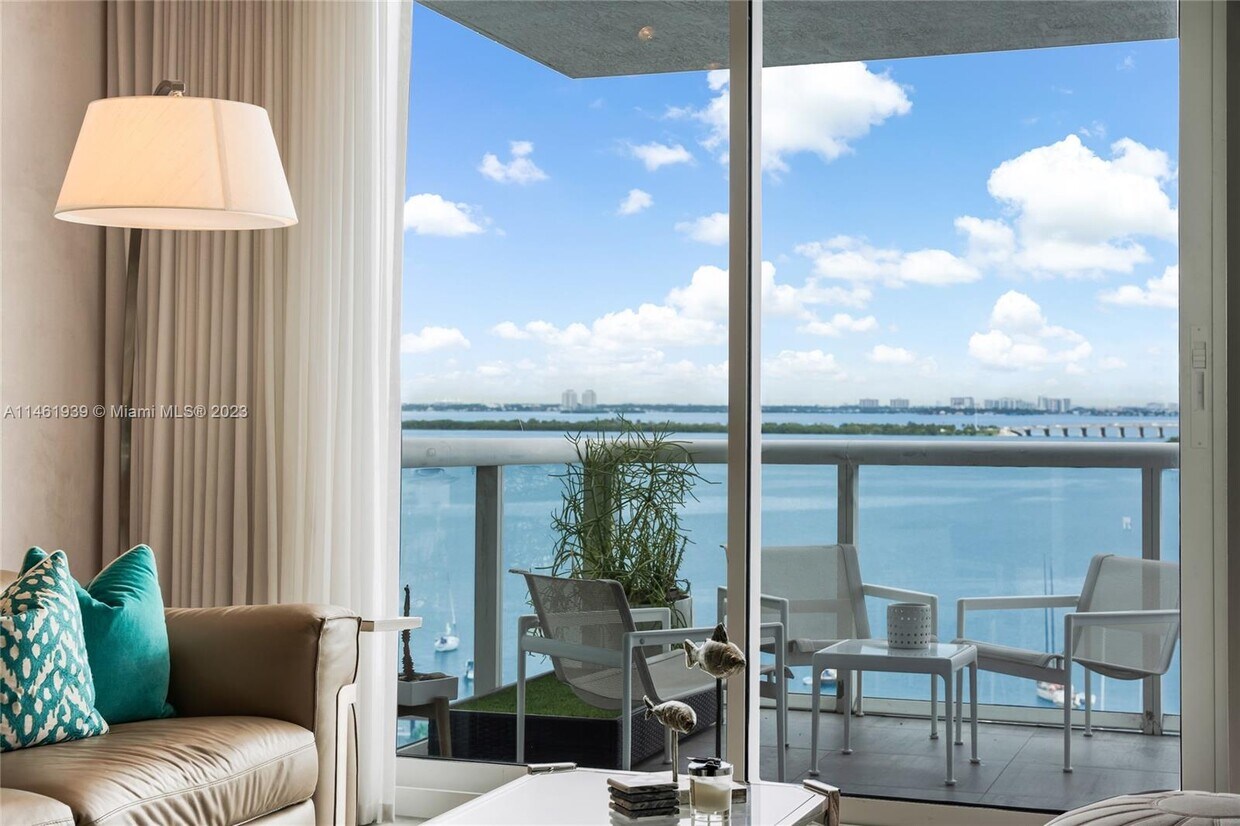 Foto principal - 10 Venetian Way