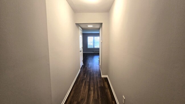 Building Photo - 103 Chaucer Rd
