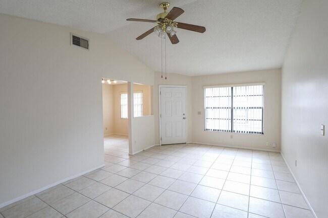 Foto del edificio - 2479 Fielding Ct