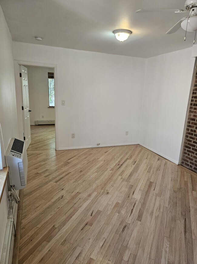 Building Photo - 88-32 75th Ave