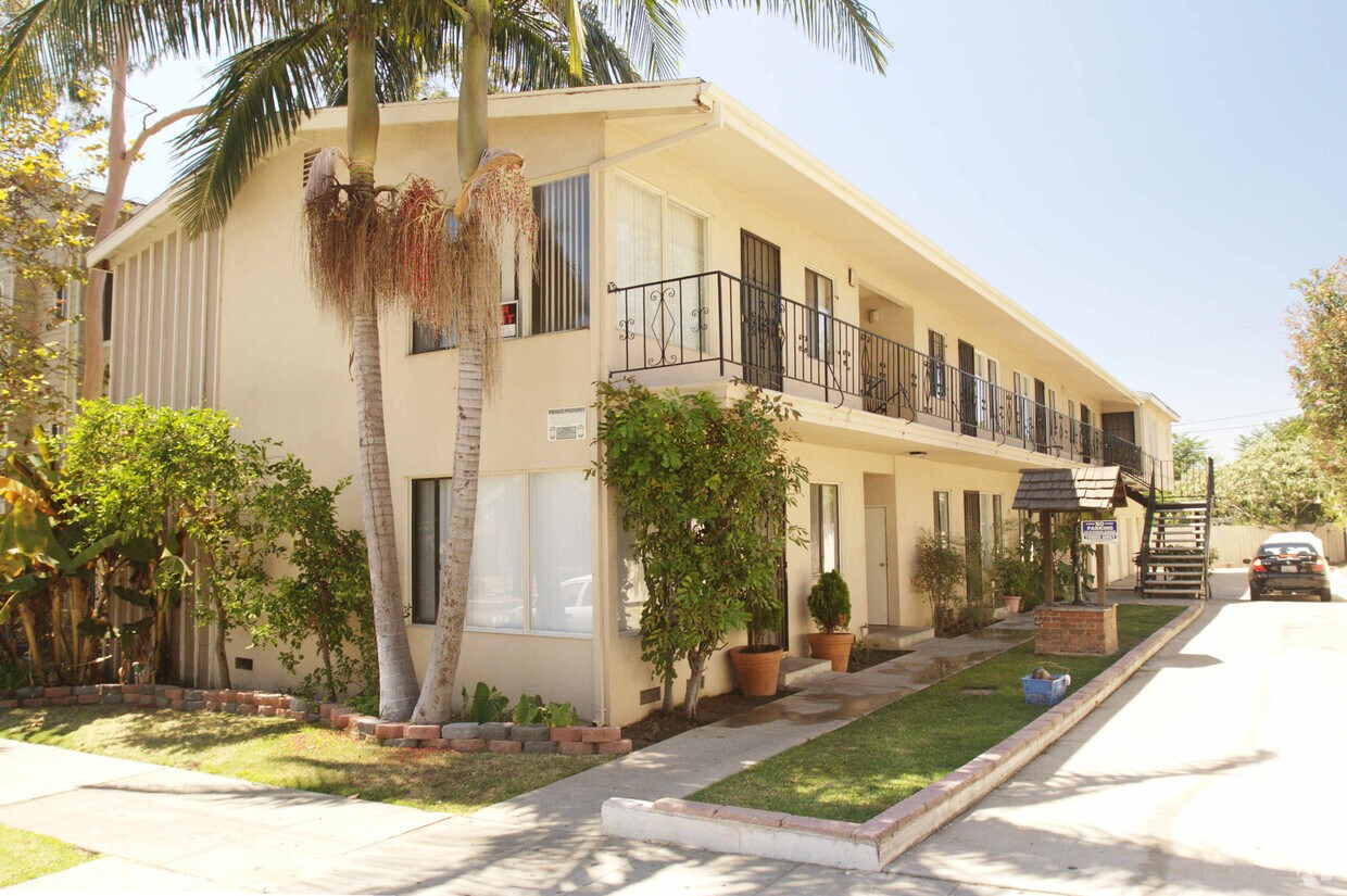 Building Photo - 1445 Coronado Ave