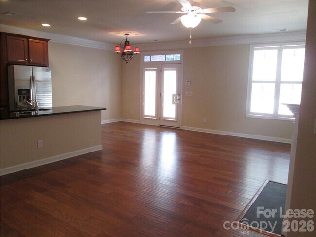 Foto del edificio - 9916 Evergreen Terrace Drive