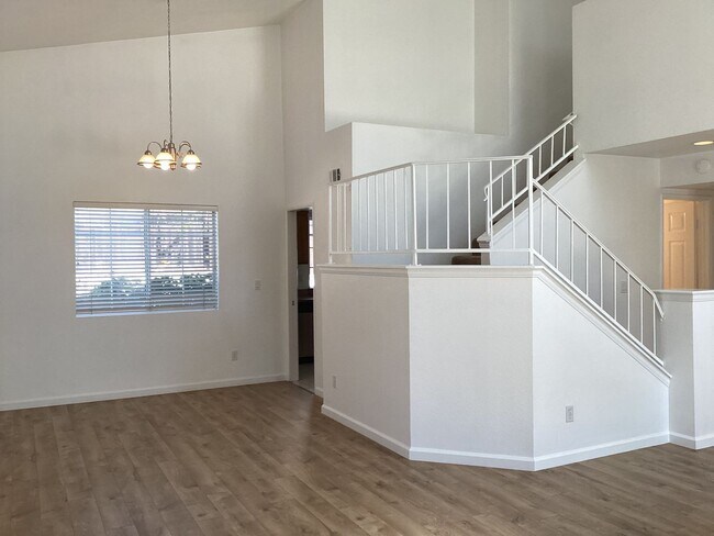 Building Photo - Pristine Glen Ellen Home