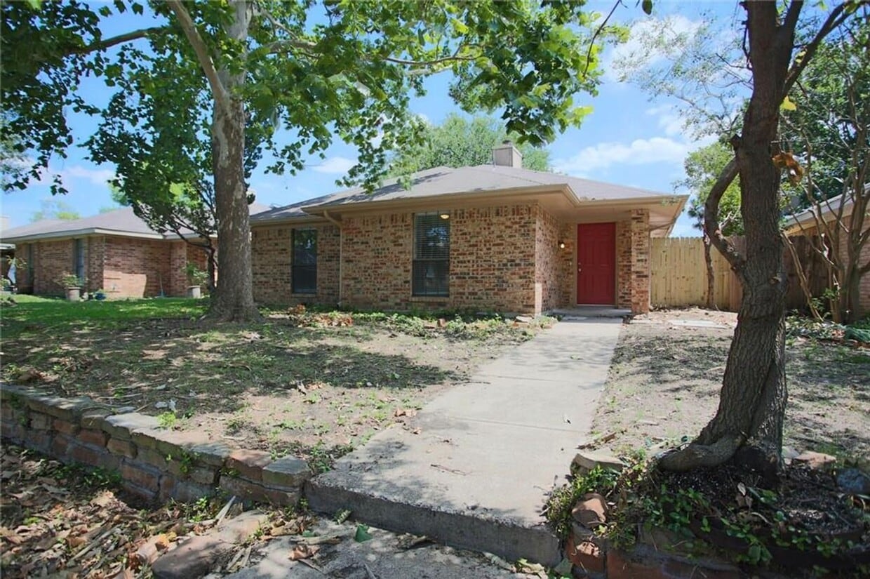 Foto principal - Spacious 3 Bedroom House in Carrollton!