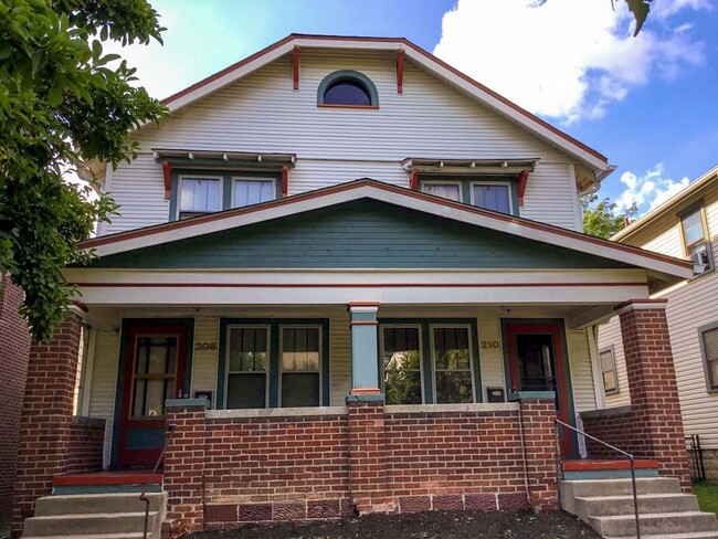Building Photo - 208 Olentangy St