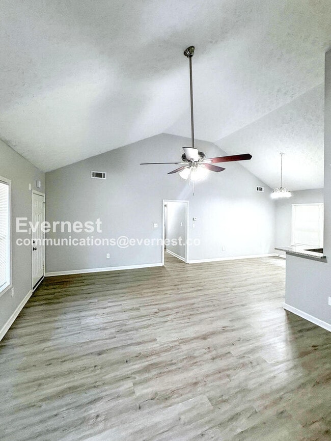 Building Photo - 242 Bridgeport Ln