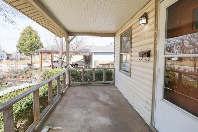 Foto del edificio - 1 Bed 1 Bath Duplex - Move-in Ready! Accepting Section 8