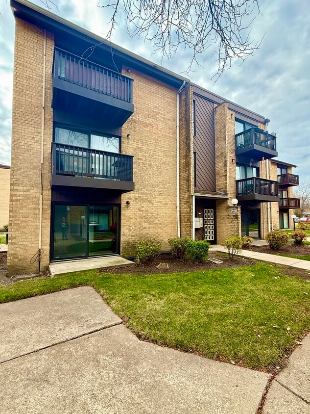 Foto principal - 1173 S Forums Ct