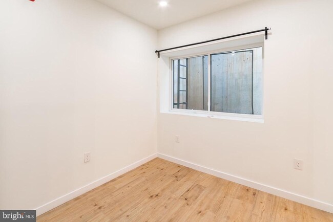 Foto del edificio - 5303 Chester Ave