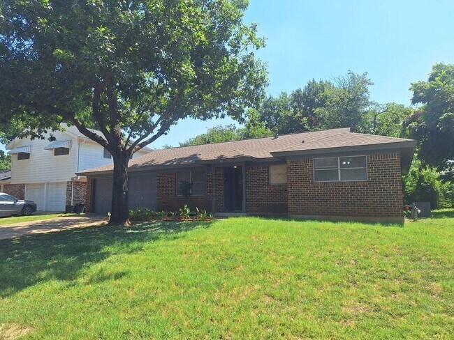 Foto del edificio - 513 Simmons Dr