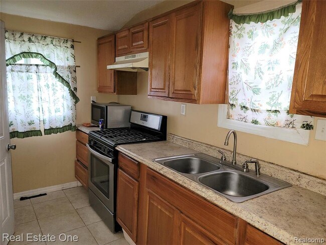 Foto del edificio - 6912 Mansfield St