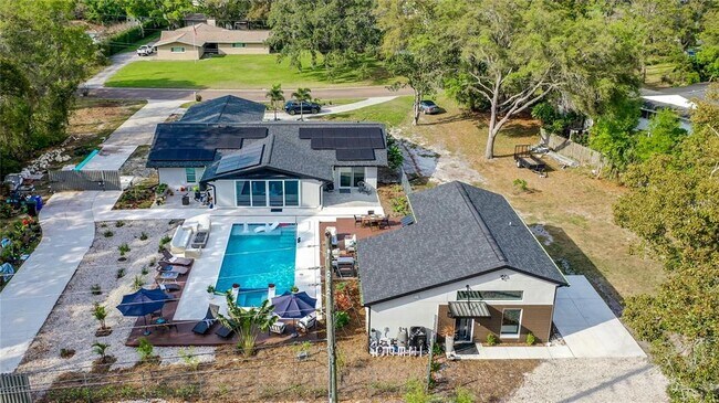 Foto del edificio - 1851 Royal Oak Pl E