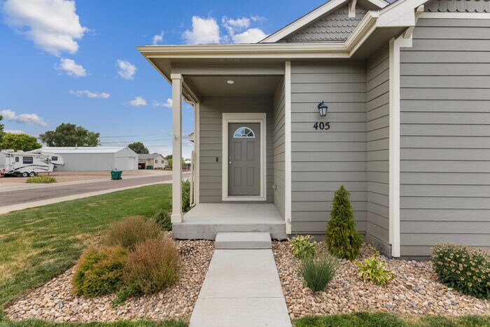 Primary Photo - Gorgeous 3 beds 2 baths in Hudson!