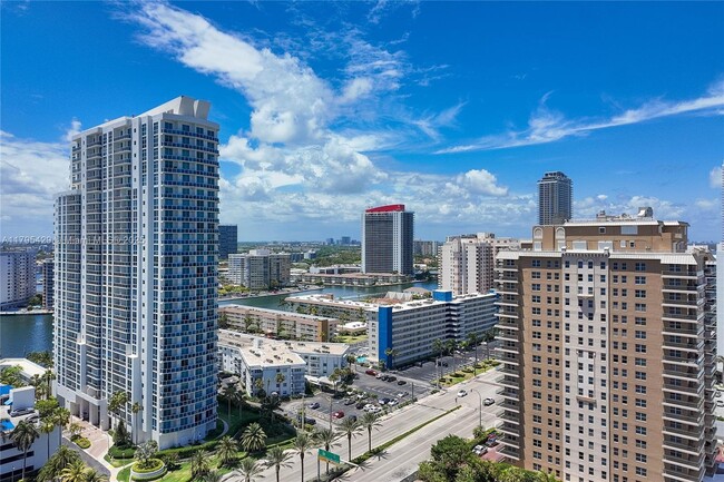 Foto del edificio - 1950 S Ocean Dr