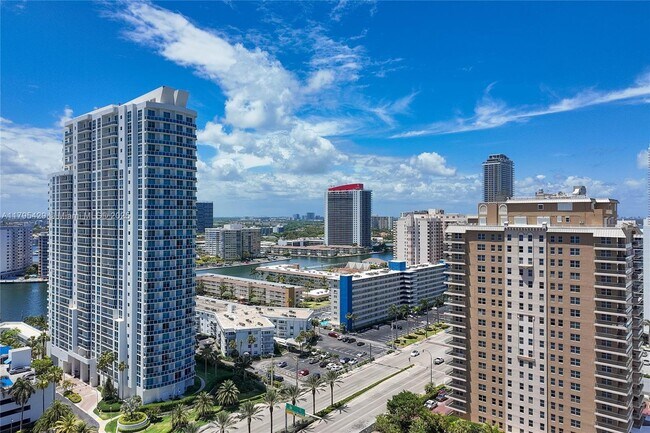 Building Photo - 1950 S Ocean Dr